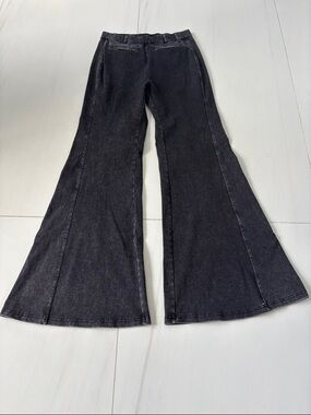 Halara like Women’s Black Flare Jeans - Wide Leg Denim